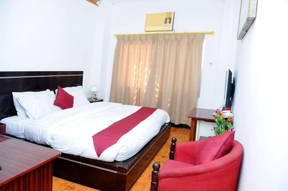 Bab Al Bahrain Hotel Манама Екстериор снимка