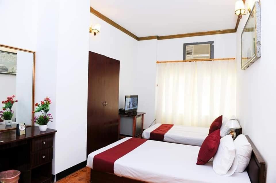Bab Al Bahrain Hotel Манама Екстериор снимка